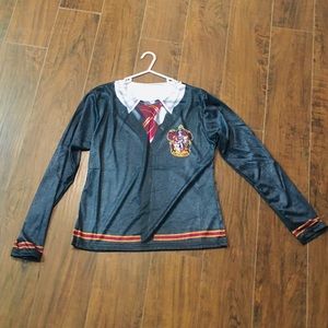 Harry Potter Gryffindor Shirt size Medium 🦁